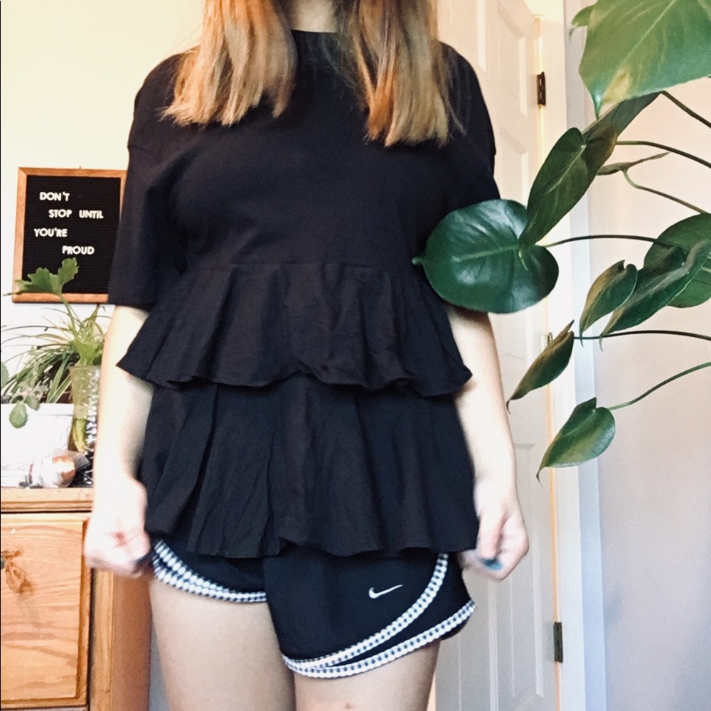 H&M ruffle black shirt